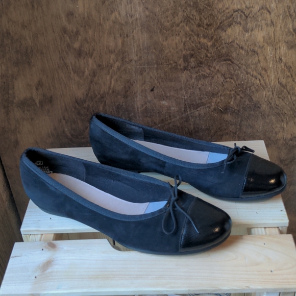 MUNRO Black Ballet Suede Cap Toe Flats 7.5 - Picture 3 of 5